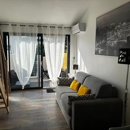 Du Sud Avec Jacuzzi Apartamento *