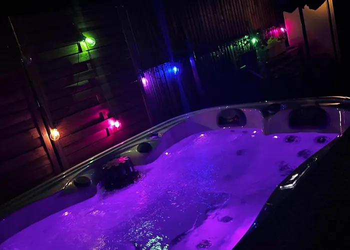 Du Sud Avec Jacuzzi Apartamento *